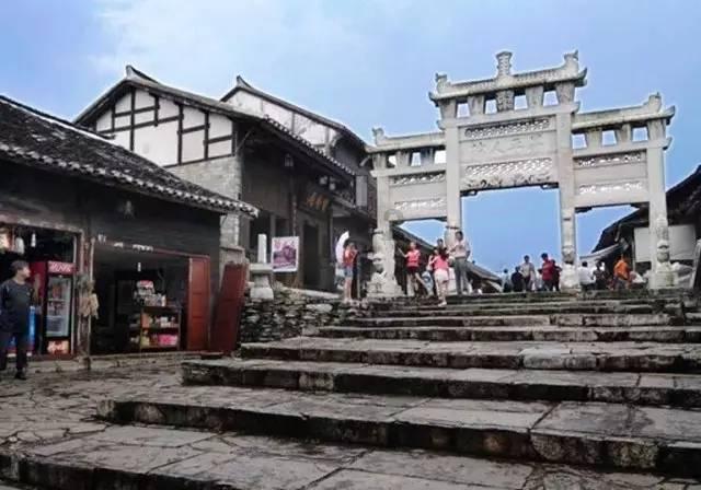 逃出安逸小乡村